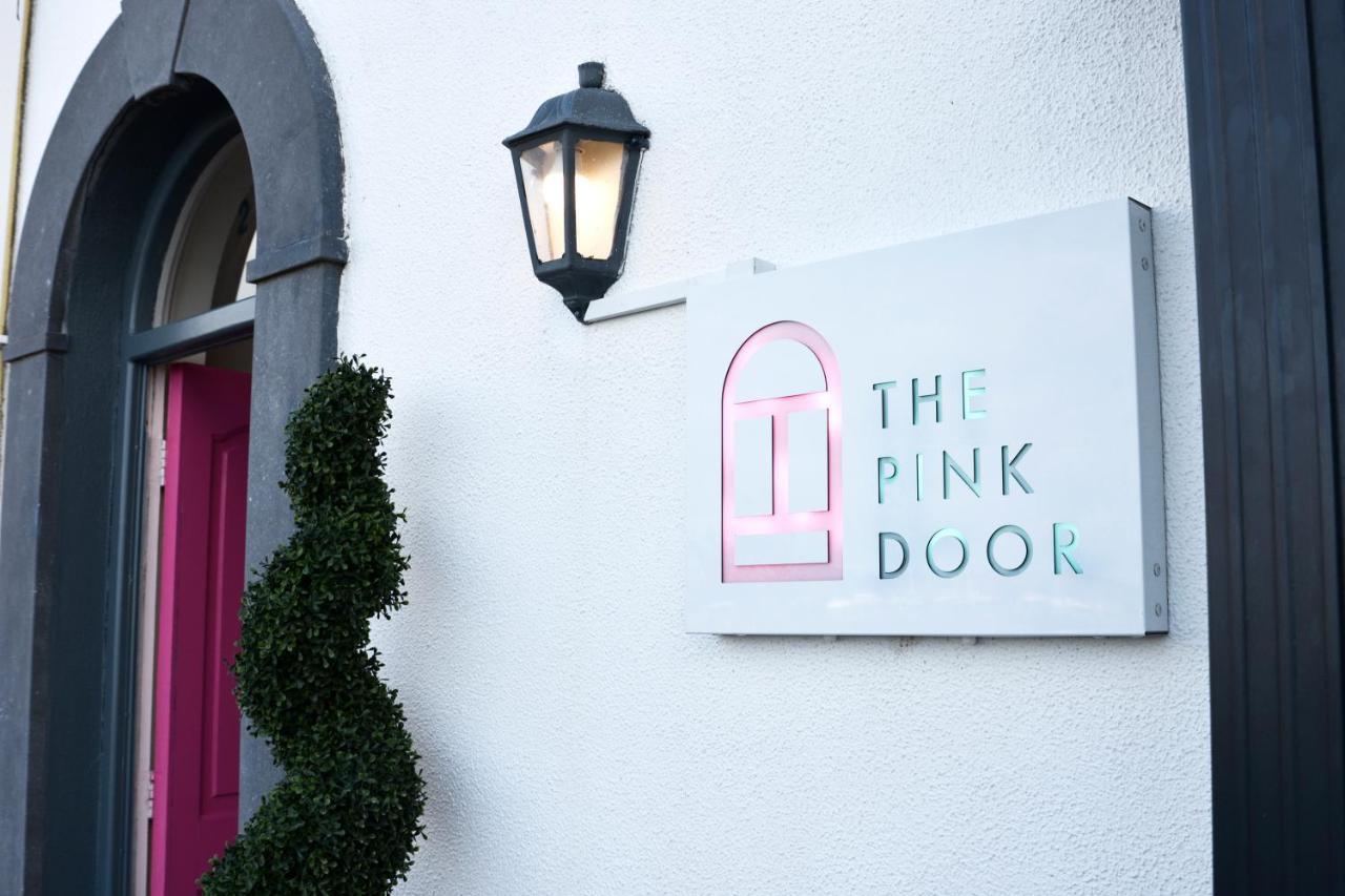 The Pink Door Westport Acomodação com café da manhã Exterior foto